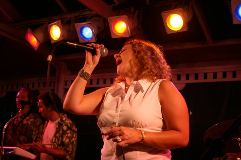 Amy Caparo: Lead Vocals